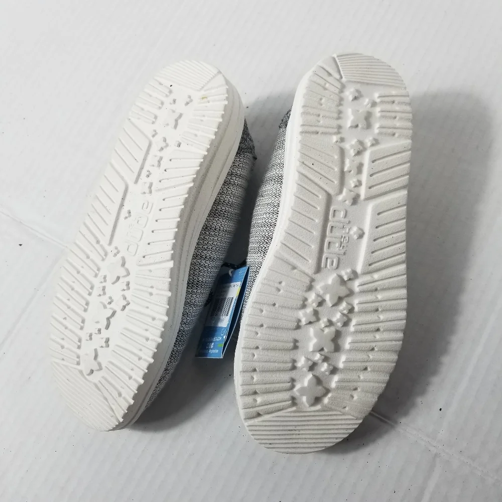 NWT HEY DUDE KIDS GRAY SHOES SIZE YOUTH 1